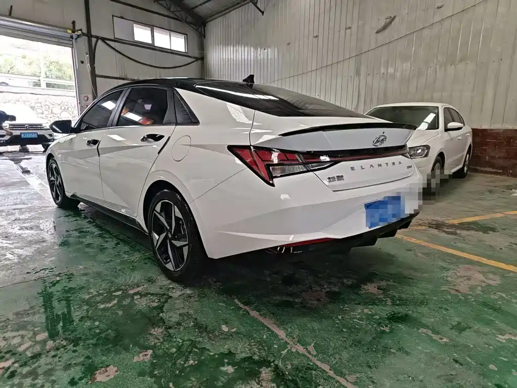 Hyundai Elantra 2023