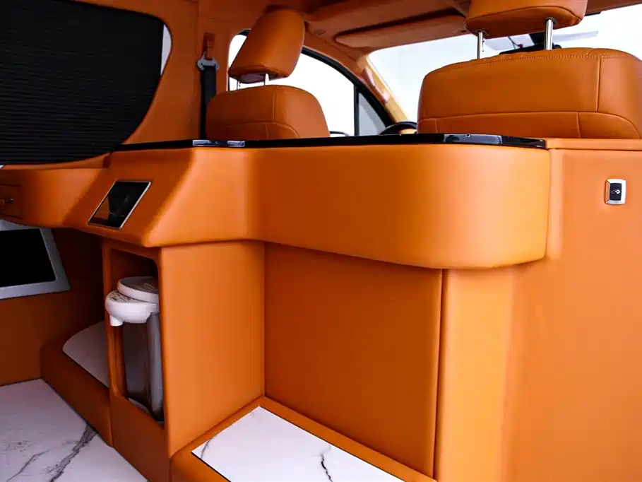 Toyota Hiace 2024 — фото 15