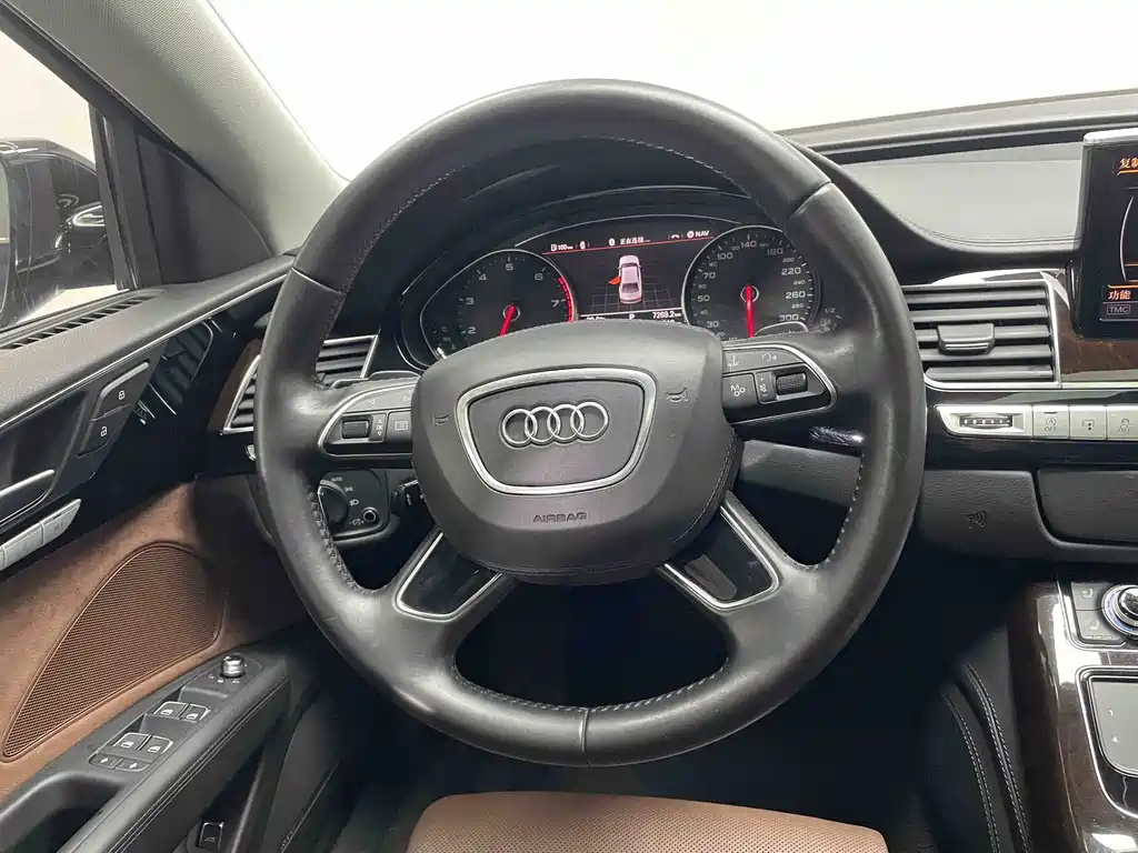 Audi A8 2015 — фото 15