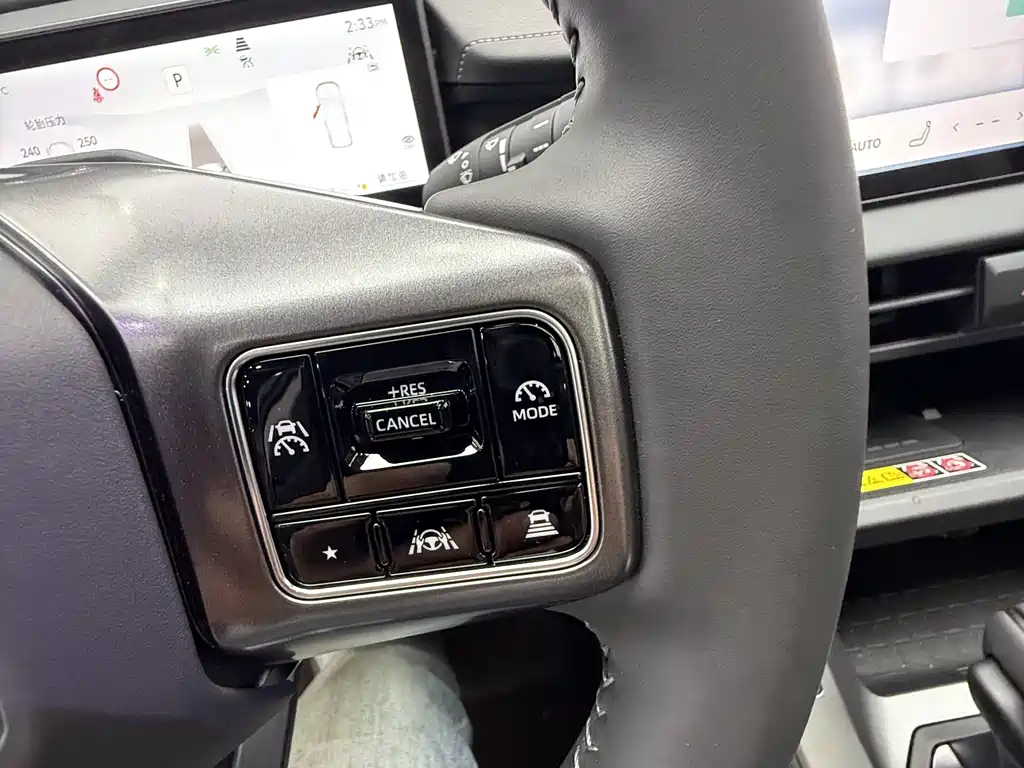 Toyota RAV4 — фото 15