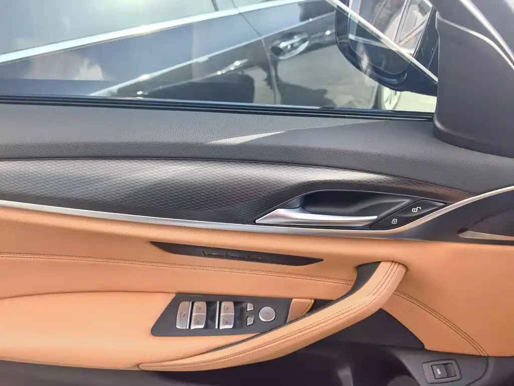 BMW 5 Series 2021 — фото 13