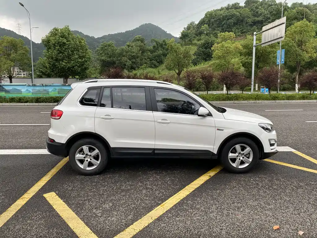 Zotye X5 2015 — фото 12