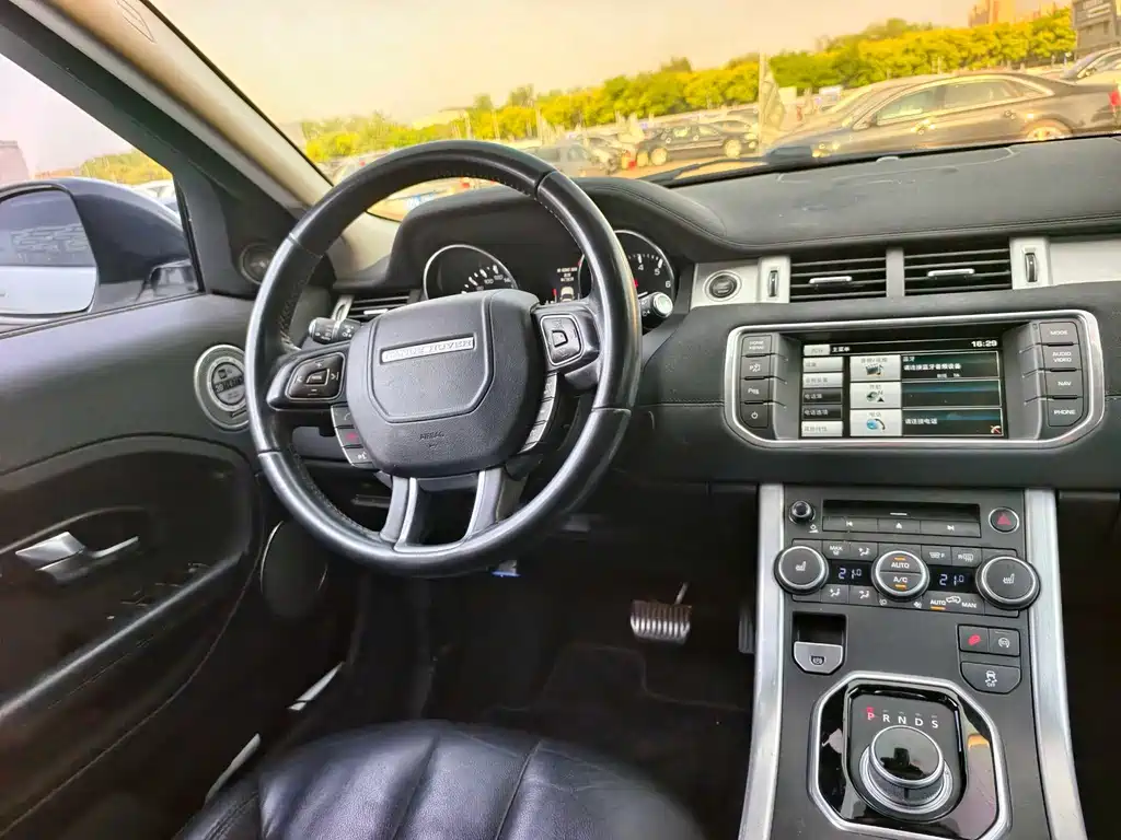 Land Rover Evoque 2015 — фото 16