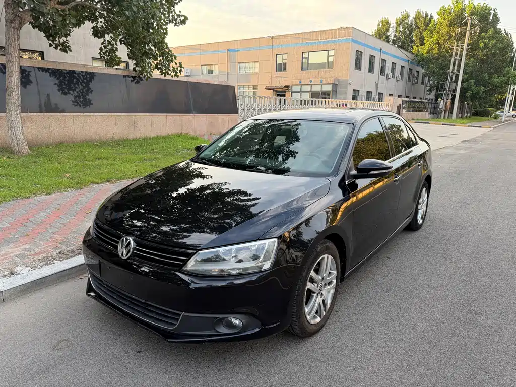 Volkswagen Sagitar 2013
