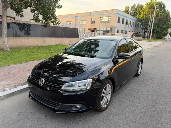 Volkswagen Sagitar 2013