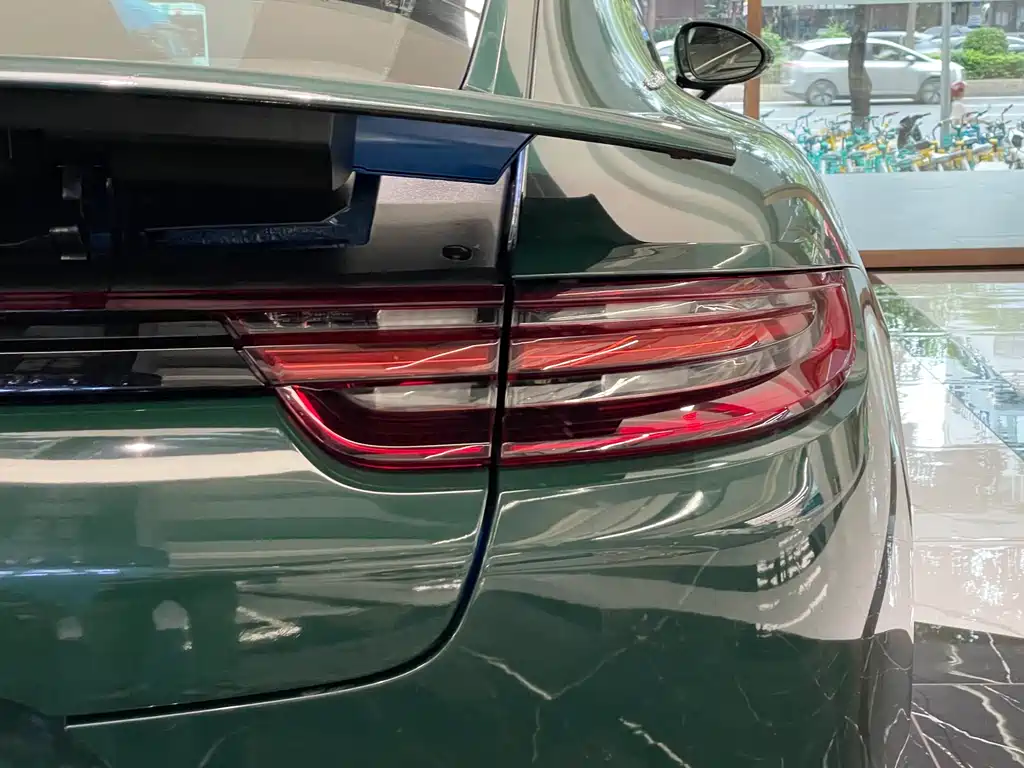 Porsche Panamera 2018 — фото 36