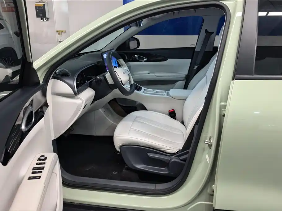 Geely Galaxy Starwish 2025 — фото 9