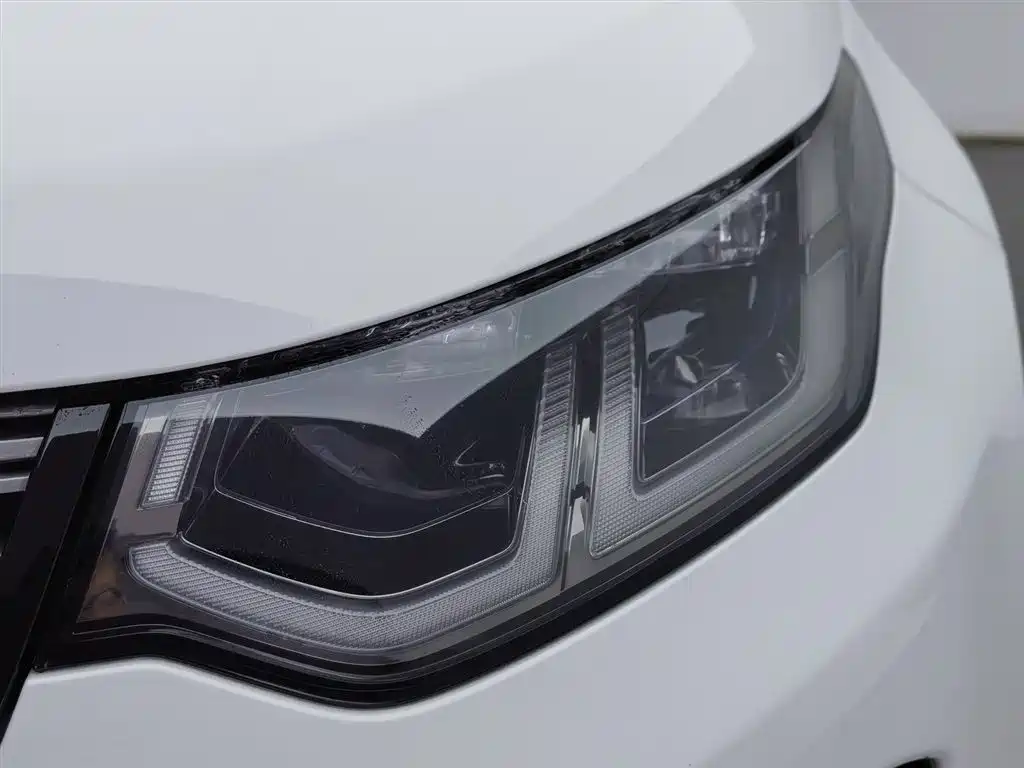 Land Rover Discovery Sport Hybrid 2021 — фото 7