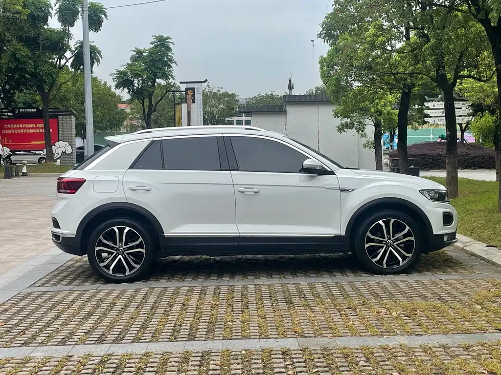 Volkswagen T-Roc 2021 — фото 13