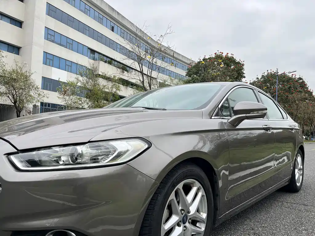 Ford Mondeo 2013 — фото 9