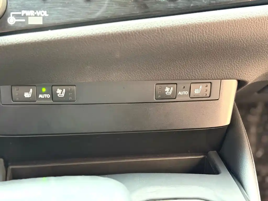 Lexus ES 2024 — фото 12