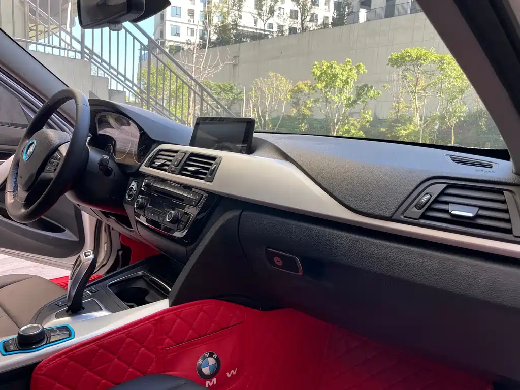 BMW 3 Series 2016 — фото 15