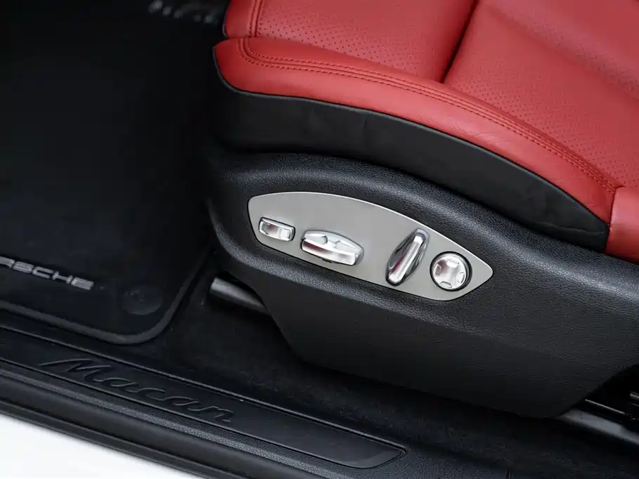 Porsche Macan 2019 — фото 17