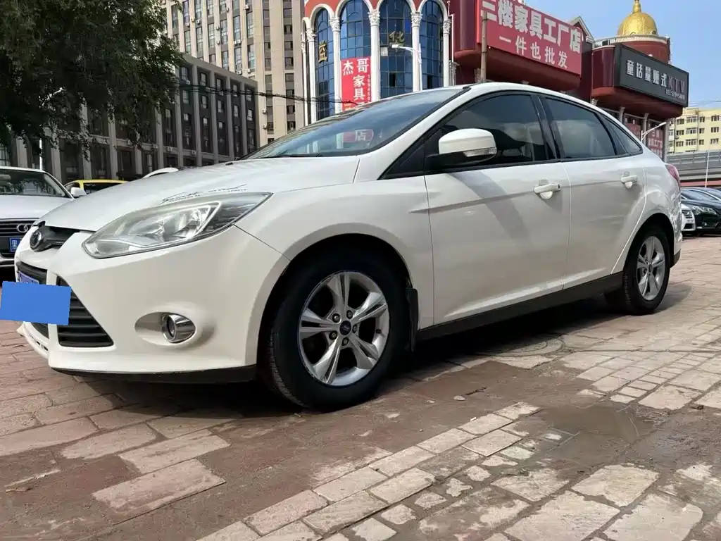 Ford Focus 2013 — фото 1