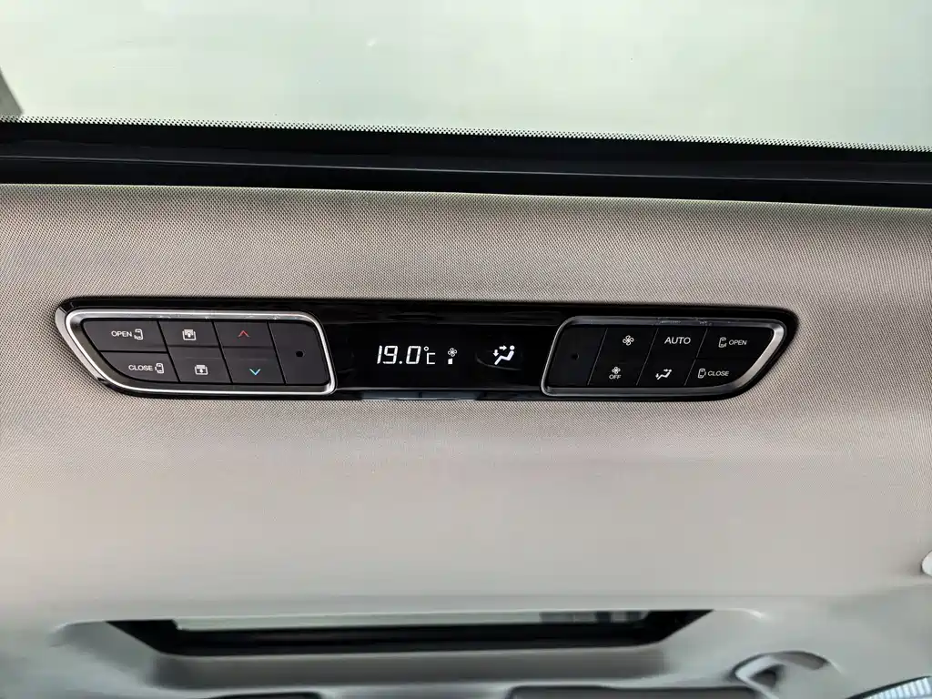 GAC Motor Trumpchi M8 2023 — фото 13