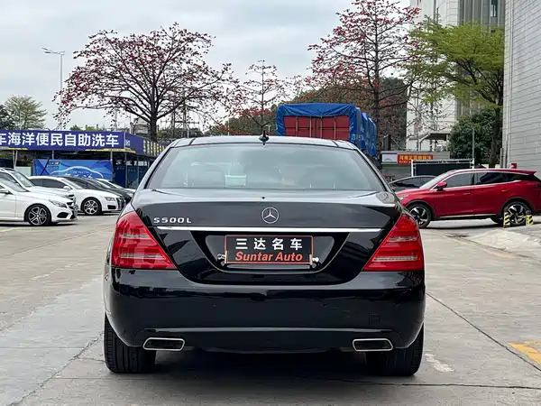 Mercedes-Benz S-Class 2011
