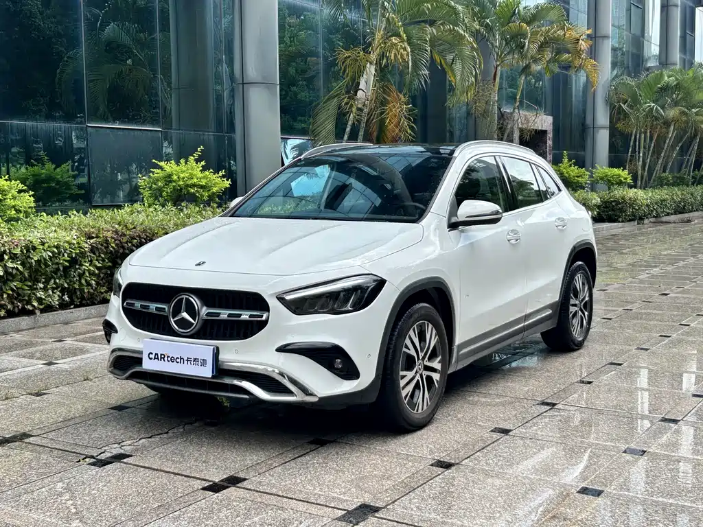 Mercedes-Benz GLA 2024 — фото 1