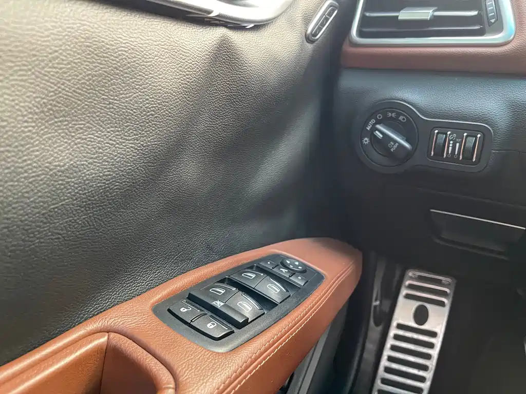 Maserati Ghibli 2014 — фото 12