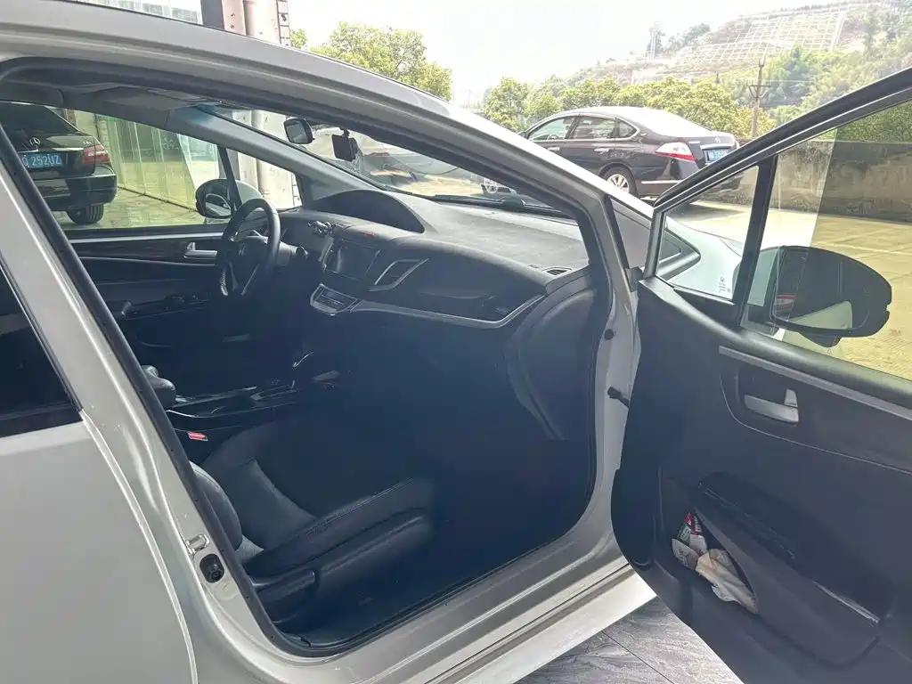 Honda Jade 2017 — фото 10