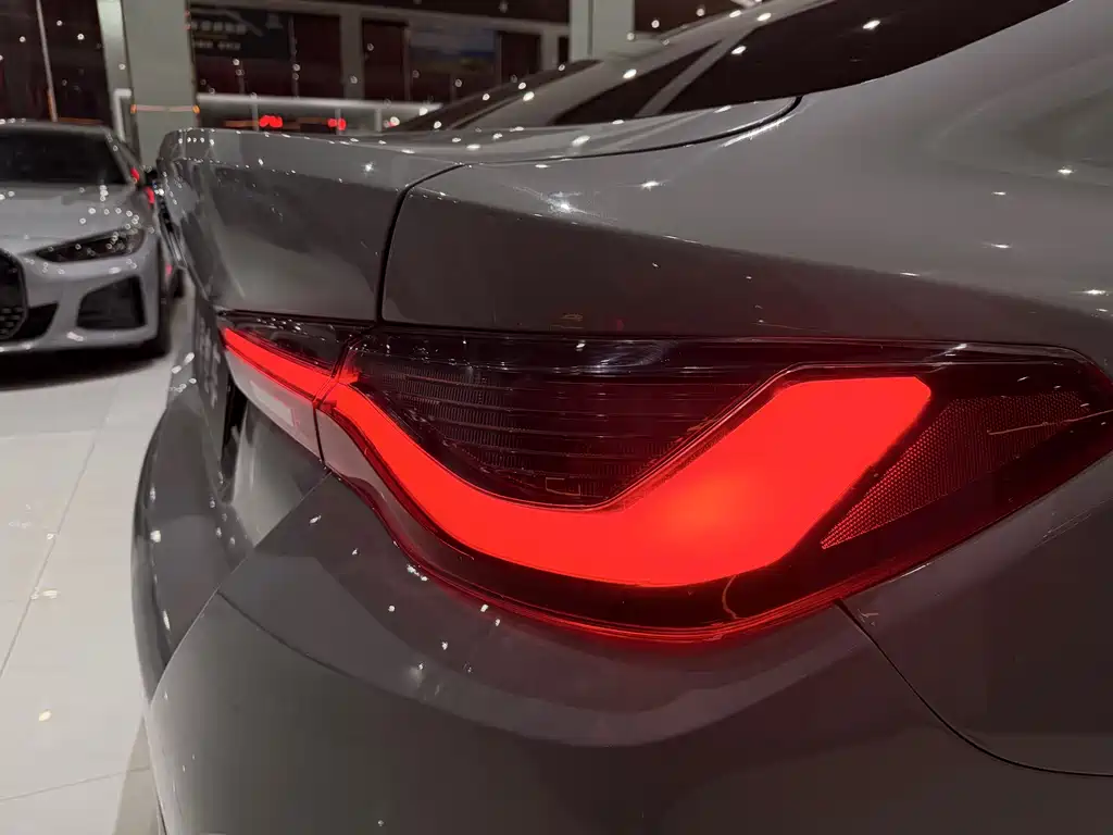 BMW i4 2025 — фото 16