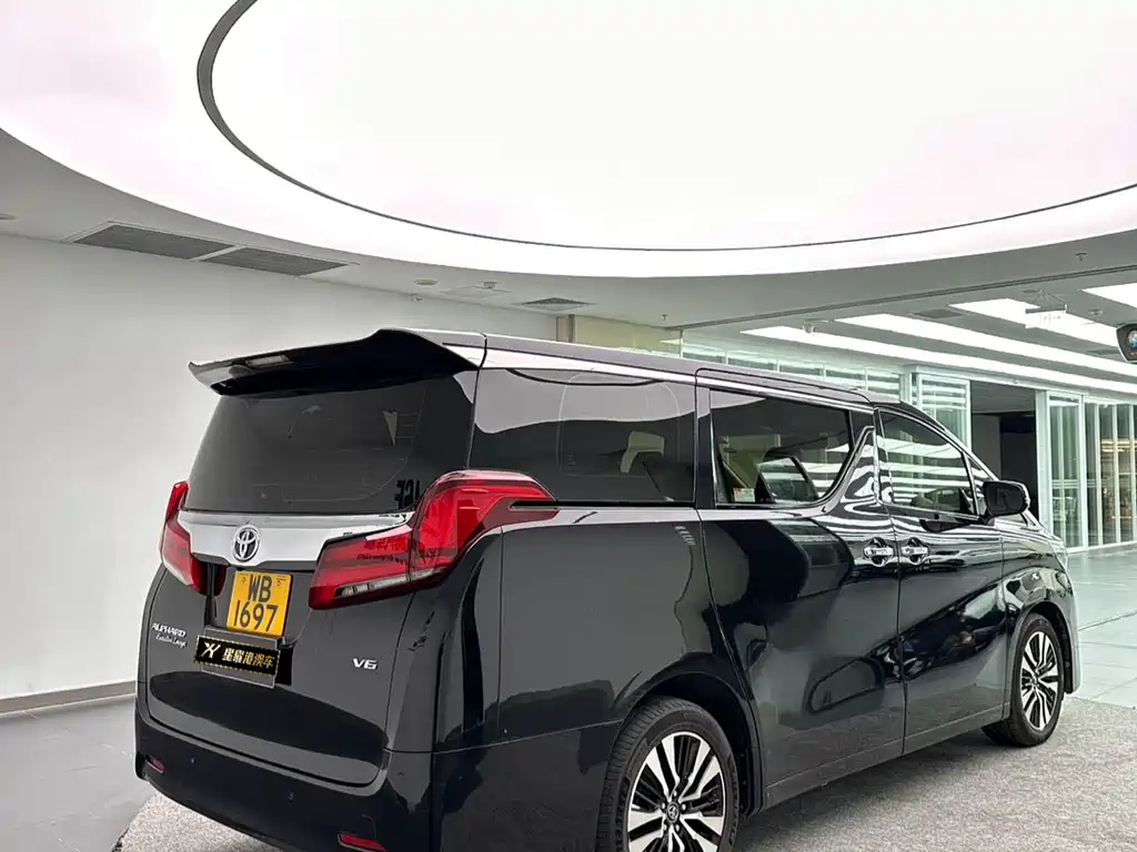 Toyota Alphard 2019 — фото 3
