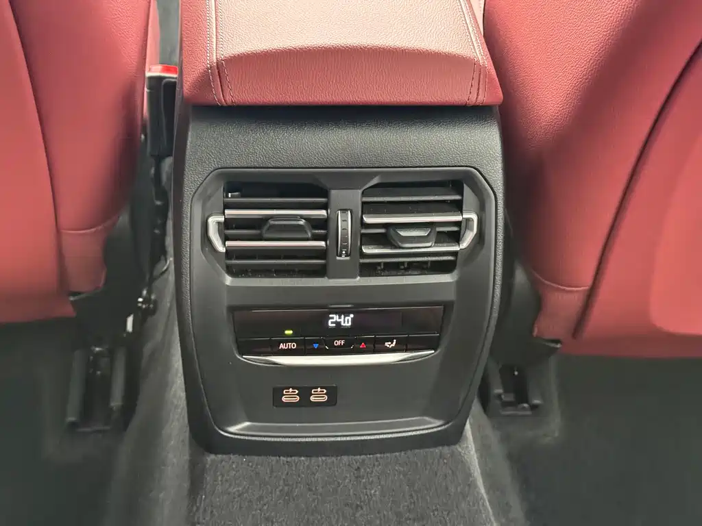 BMW 3 Series 2024 — фото 14