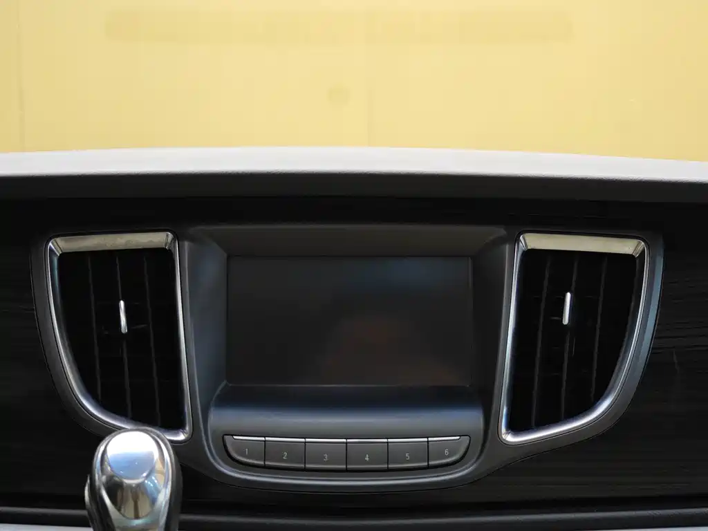 Buick GL8 2013 — фото 16