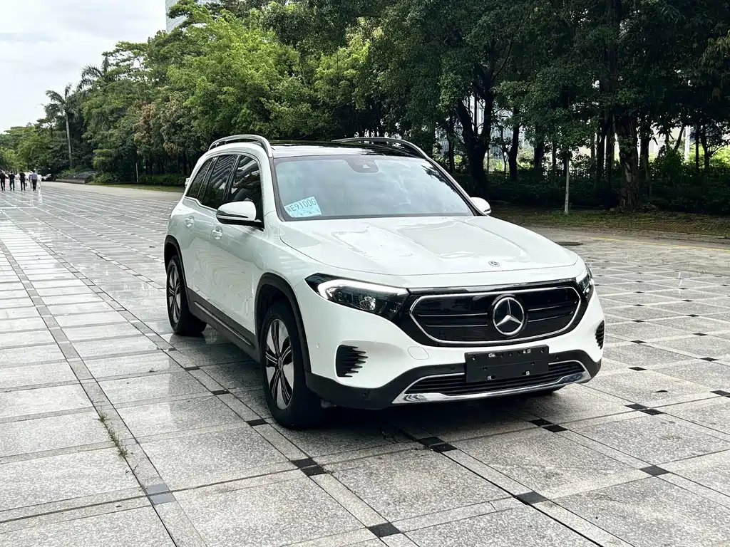 Mercedes-Benz EQB 2023 — фото 3