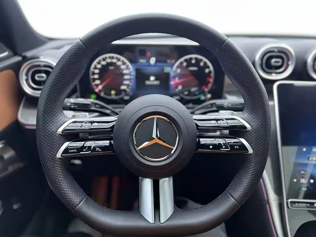Mercedes-Benz C-Class 2024 — фото 13