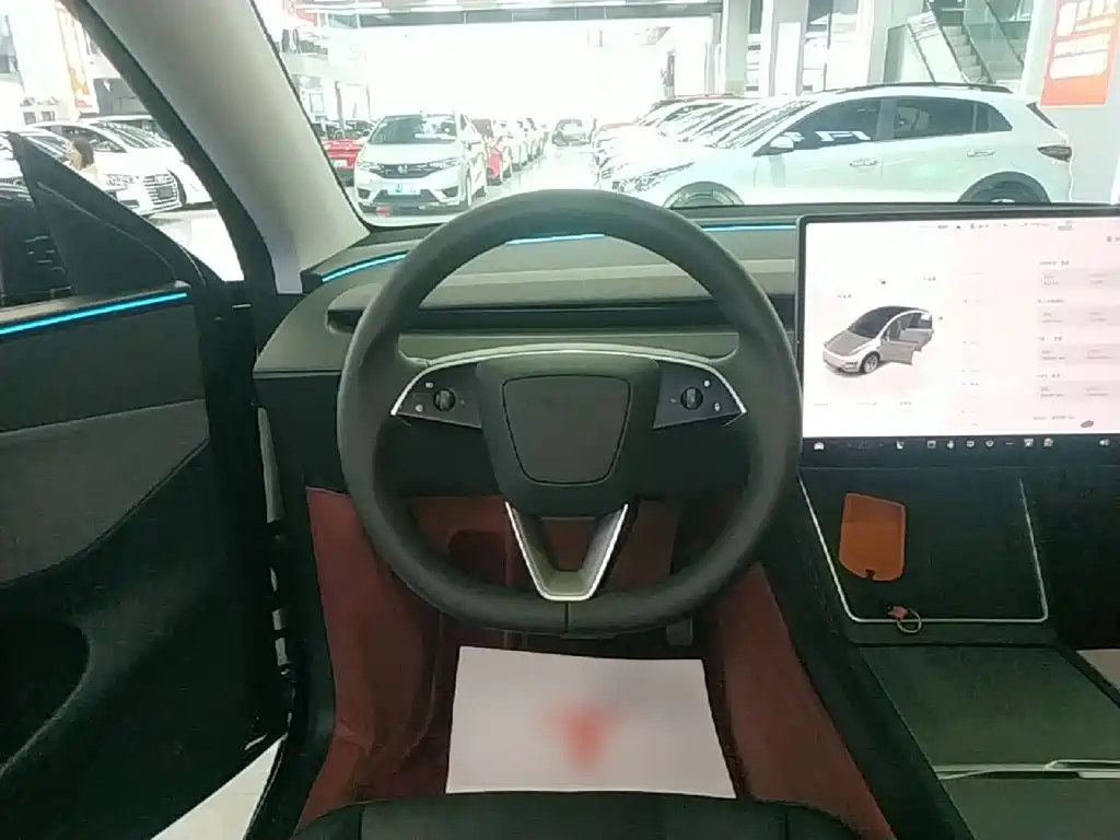 Tesla Model Y 2025 — фото 11