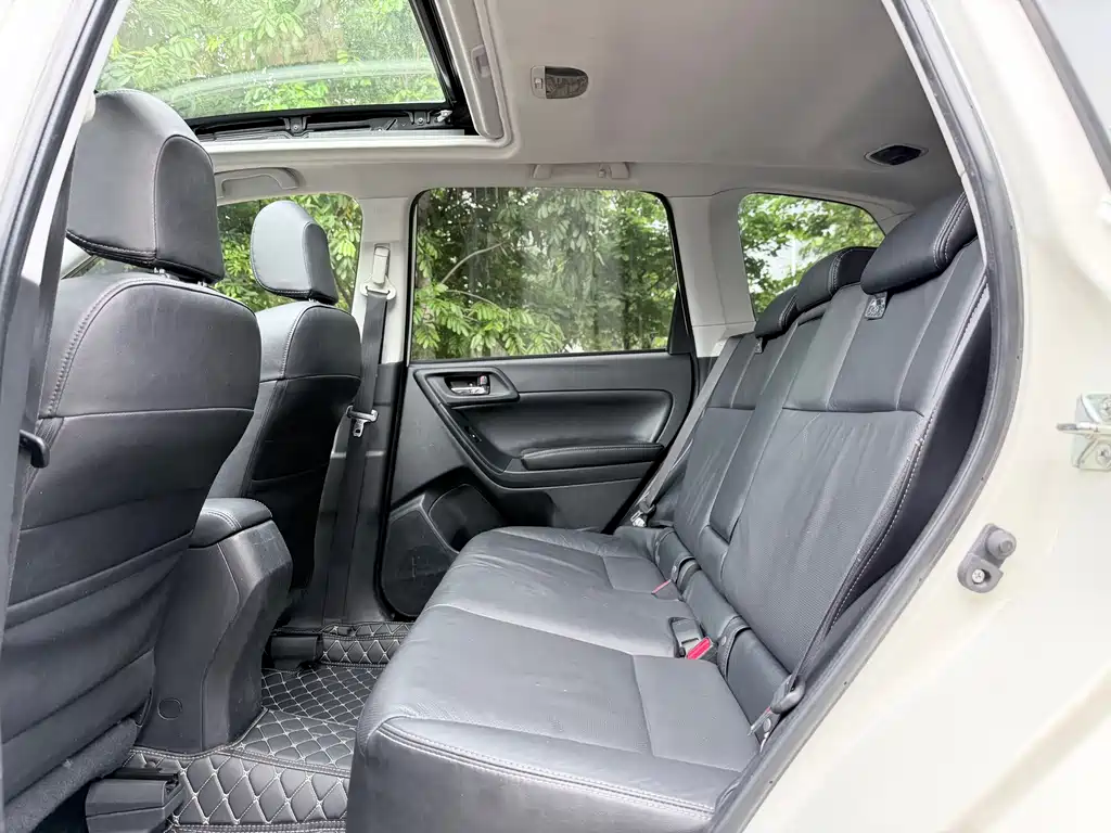 Subaru Forester 2014 — фото 10