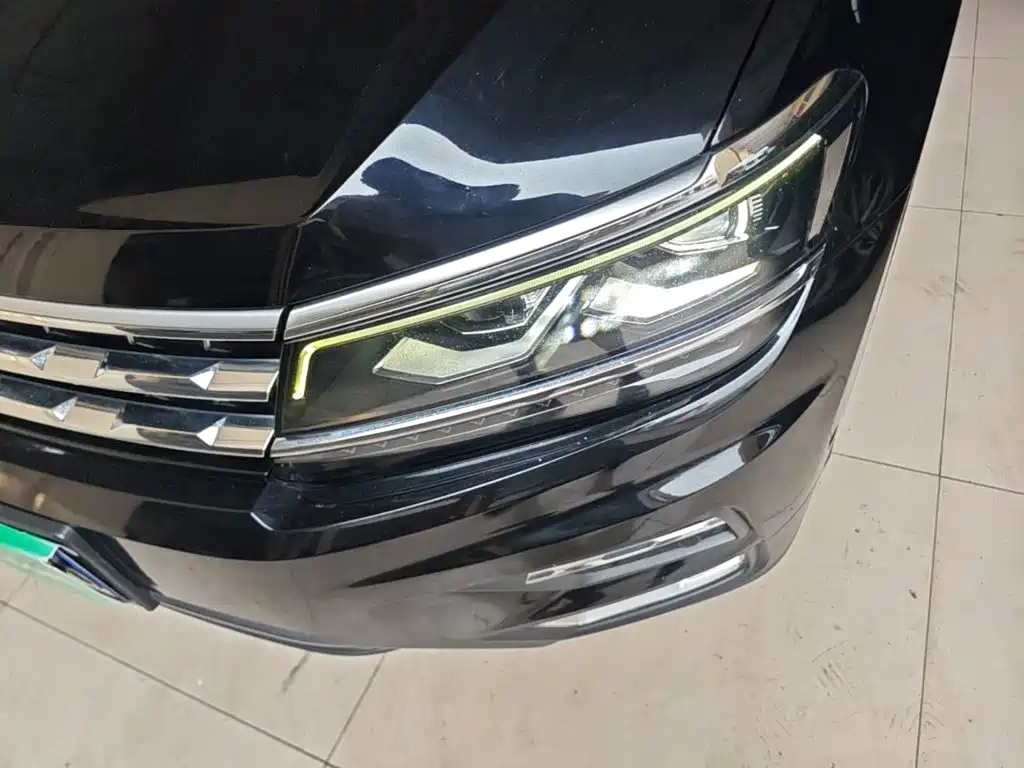 Volkswagen Tiguan L 2018 — фото 24