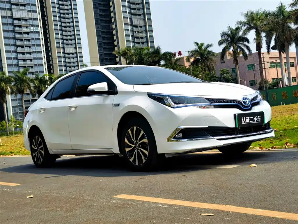 Toyota Corolla Hybrid 2022 — фото 3