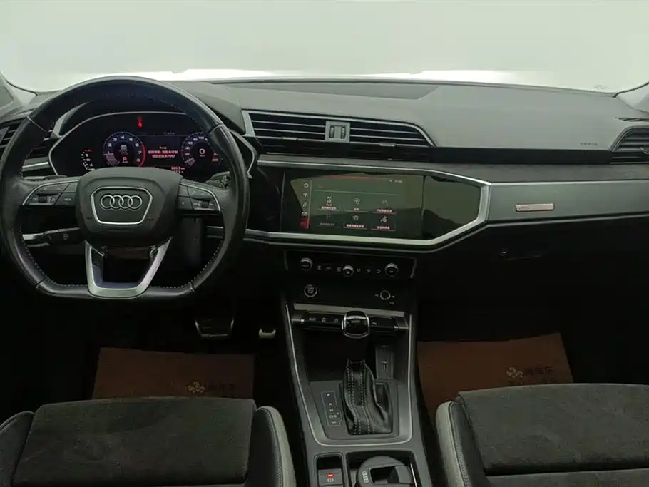Audi Q3 2021 — фото 12