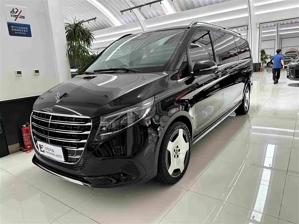 Mercedes-Benz V-Class 2025