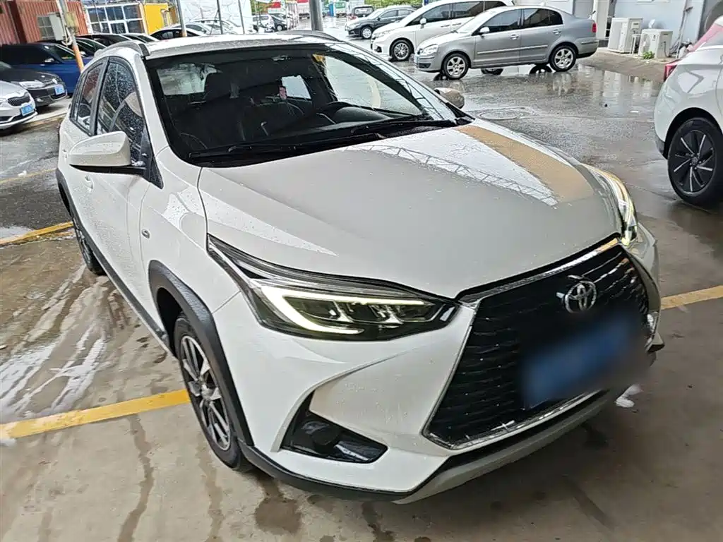 Toyota Yaris L 2021 — фото 4