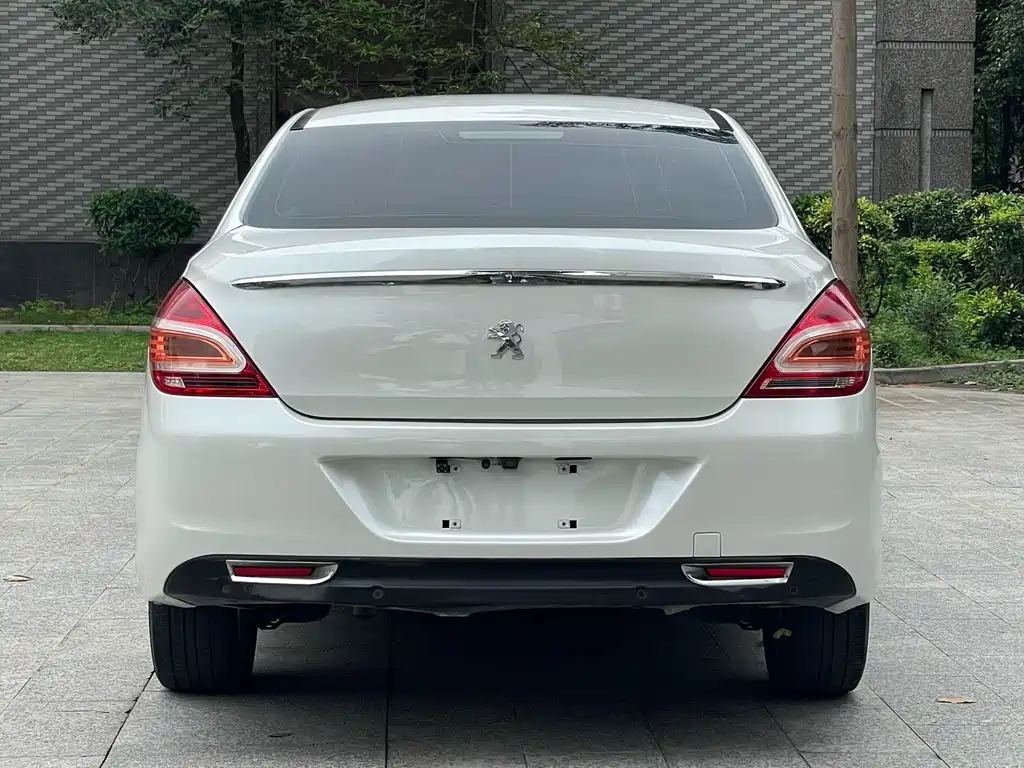 Peugeot 308 2014 — фото 13
