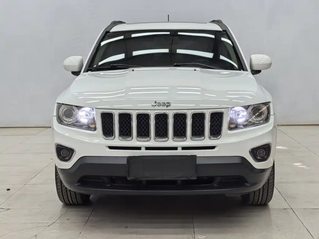 Jeep Compass 2015 — фото 9