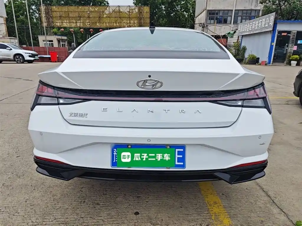 Hyundai Elantra 2023 — фото 6