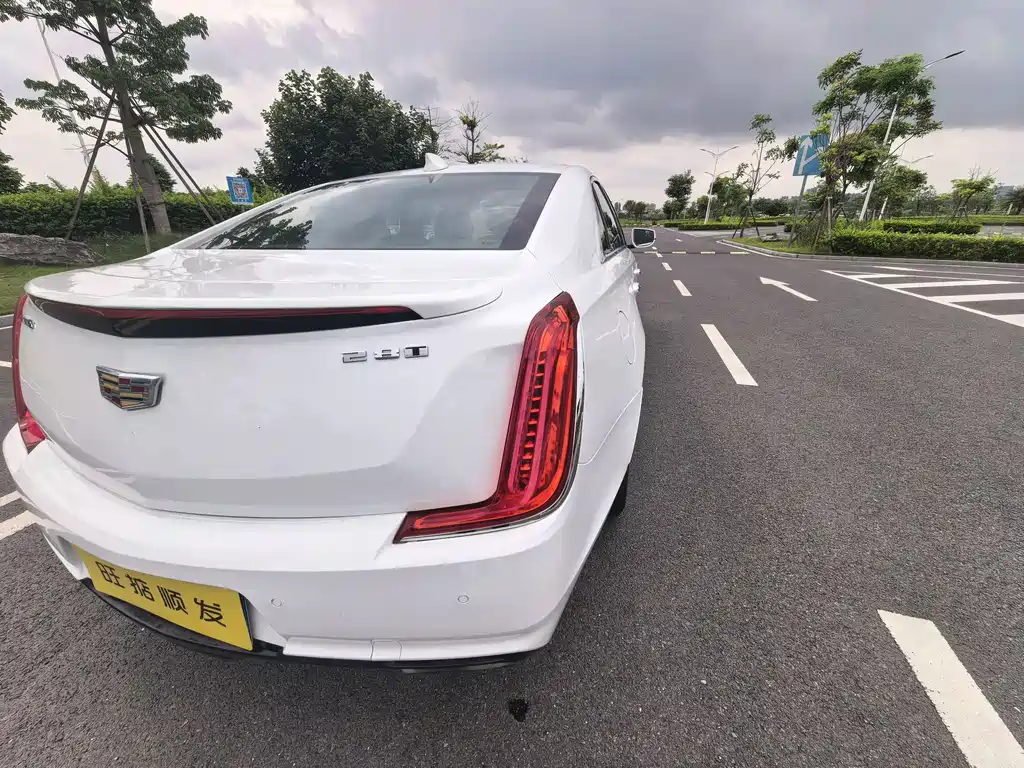 Cadillac XTS 2018 — фото 31