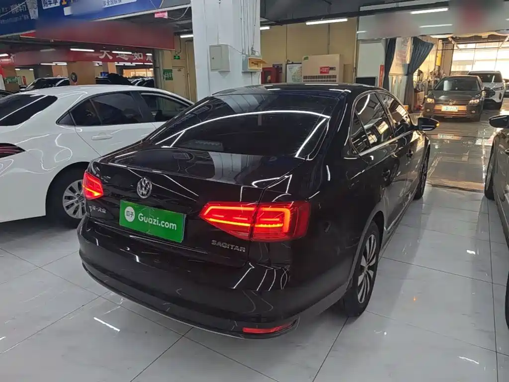 Volkswagen Sagitar 2018