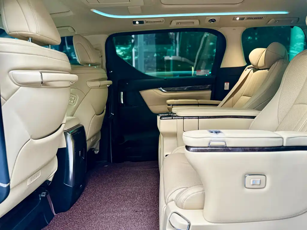 Toyota Alphard 2021 — фото 9