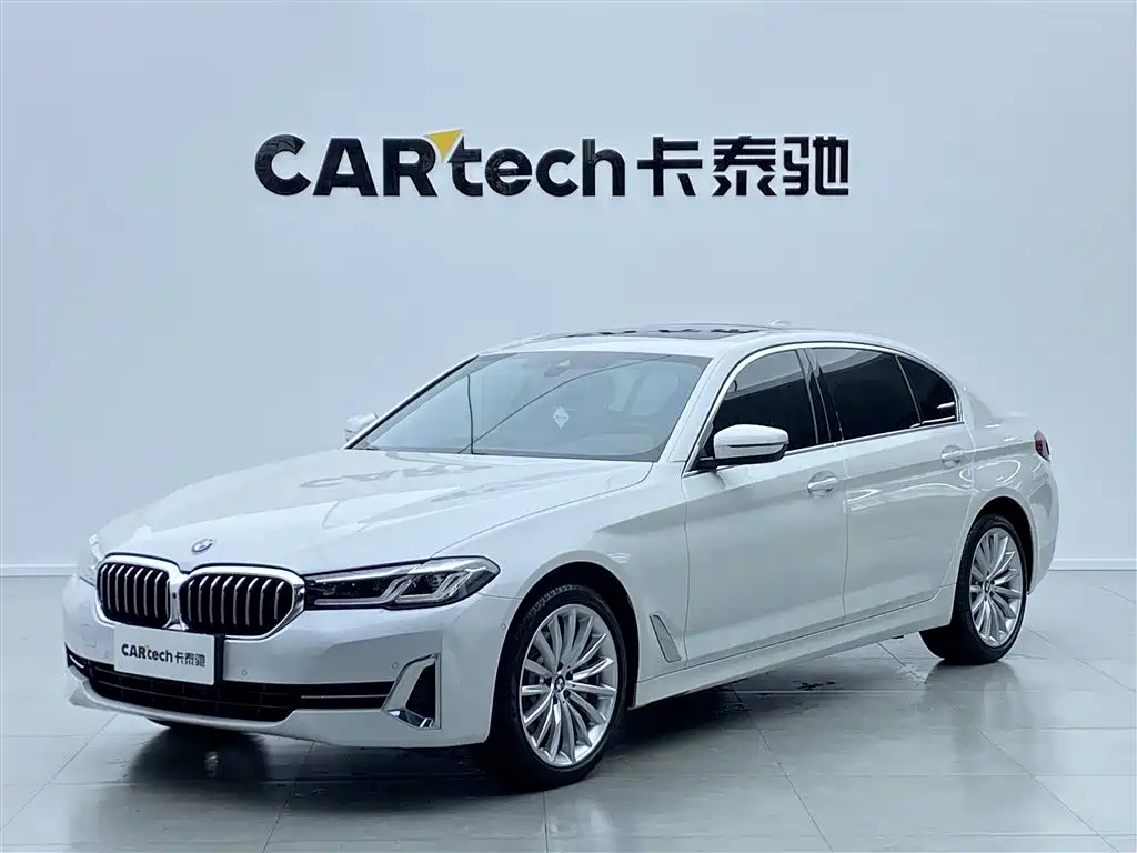 BMW 5 Series 2022 — фото 1