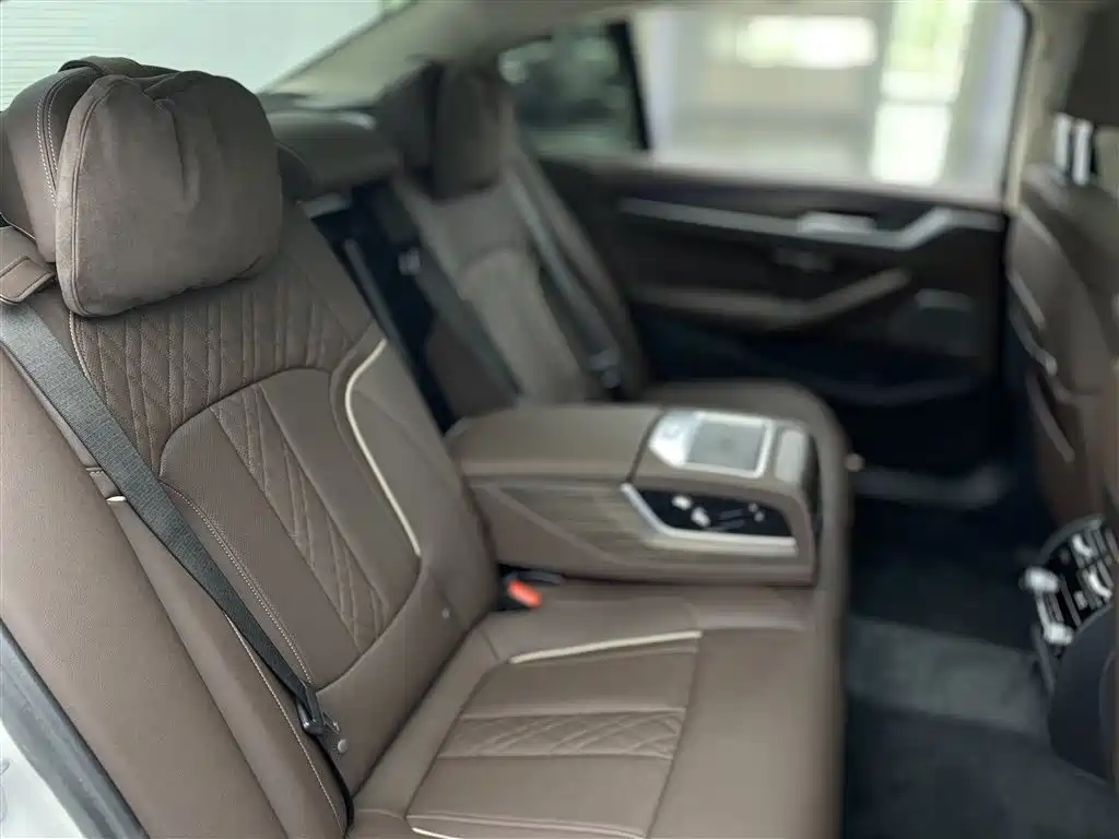 BMW 5 Series 2022 — фото 10