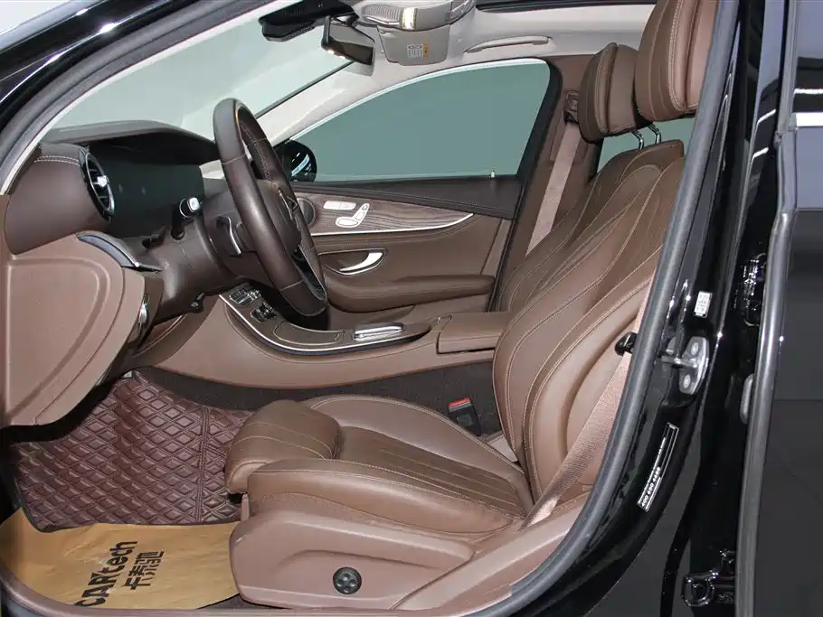 Mercedes-Benz E-Class 2022 — фото 17