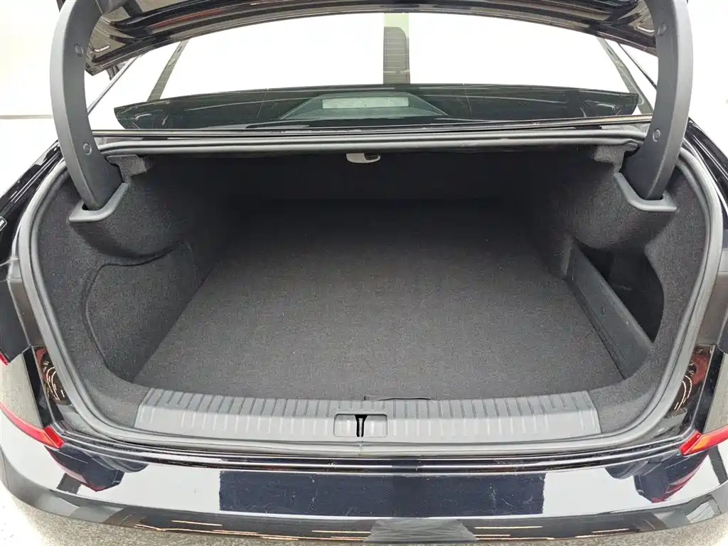 Volkswagen Passat PHEV 2021 — фото 15