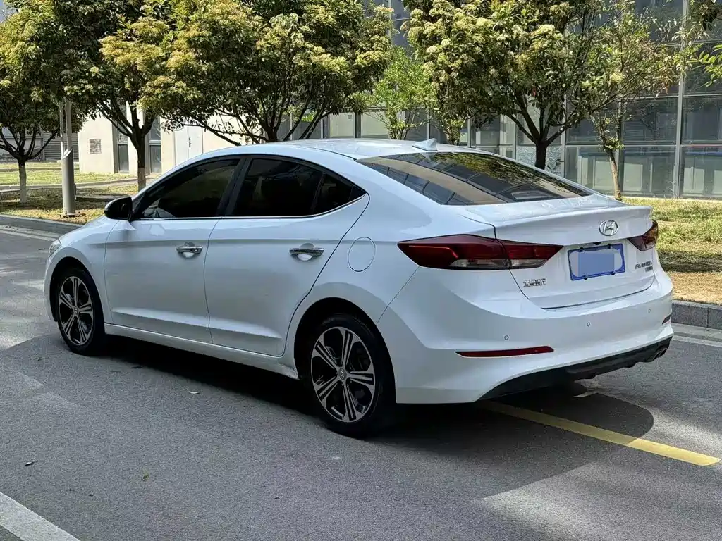 Hyundai Elantra 2018