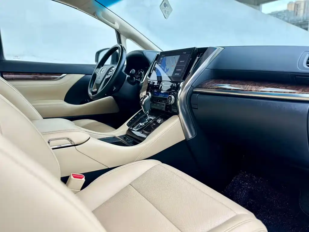 Toyota Alphard 2020 — фото 8