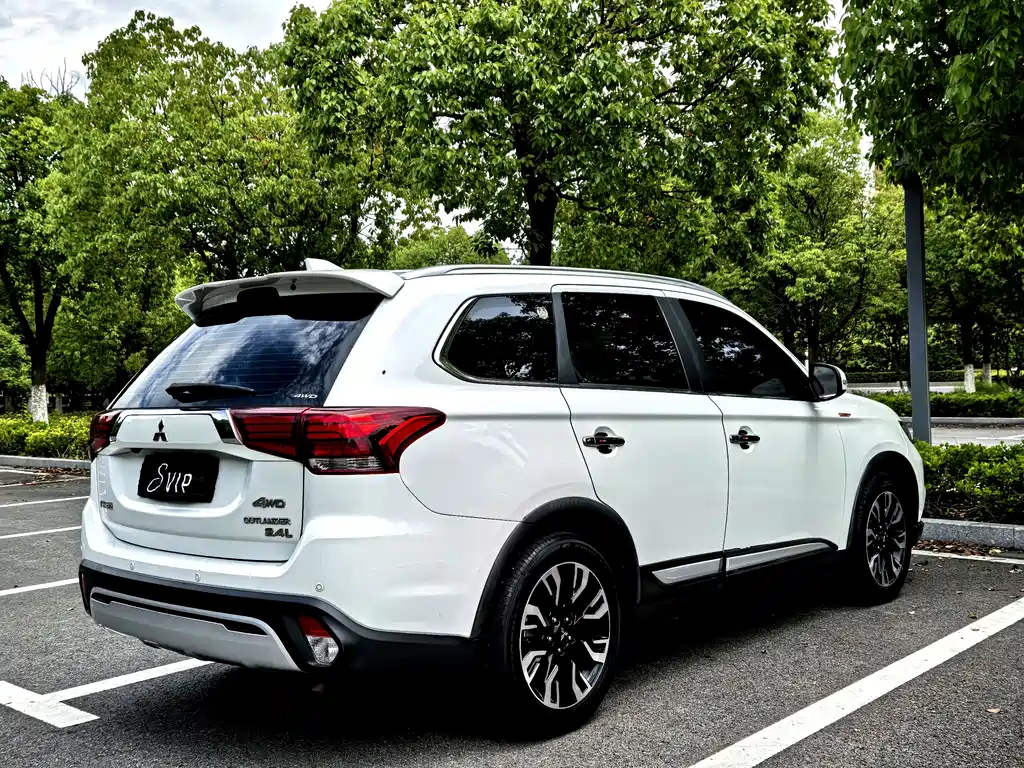 Mitsubishi Outlander 2020 — фото 14