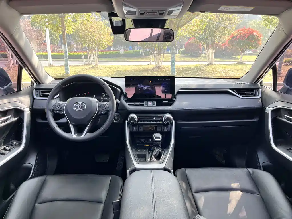 Toyota RAV4 2024 — фото 15